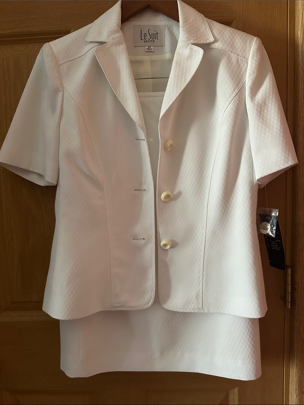Le Suit Petite White Short-Sleeve Tailored Blazer